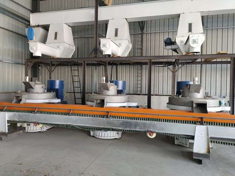 3台生物质颗粒唬；